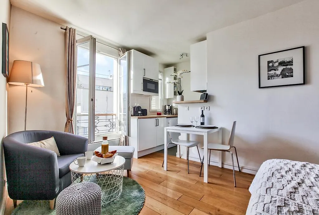 Lovely Nest Eiffel Tower Bottom Apartment Paris