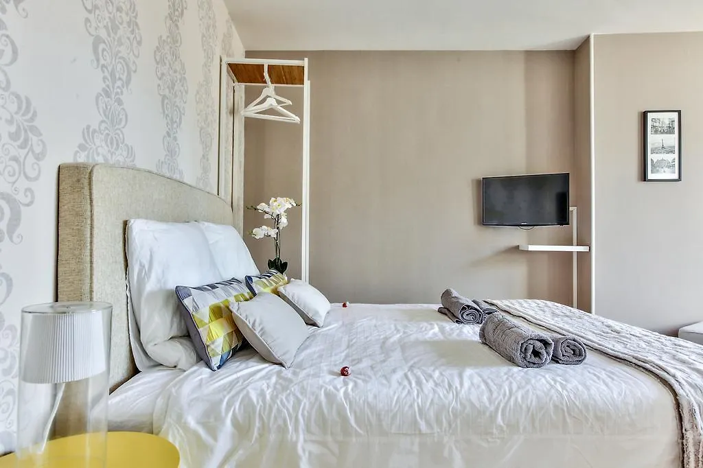 Apartment Lovely Nest Eiffel Tower Bottom Paris