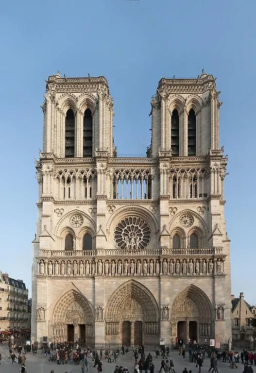 Lovely Nest Eiffel Tower Bottom